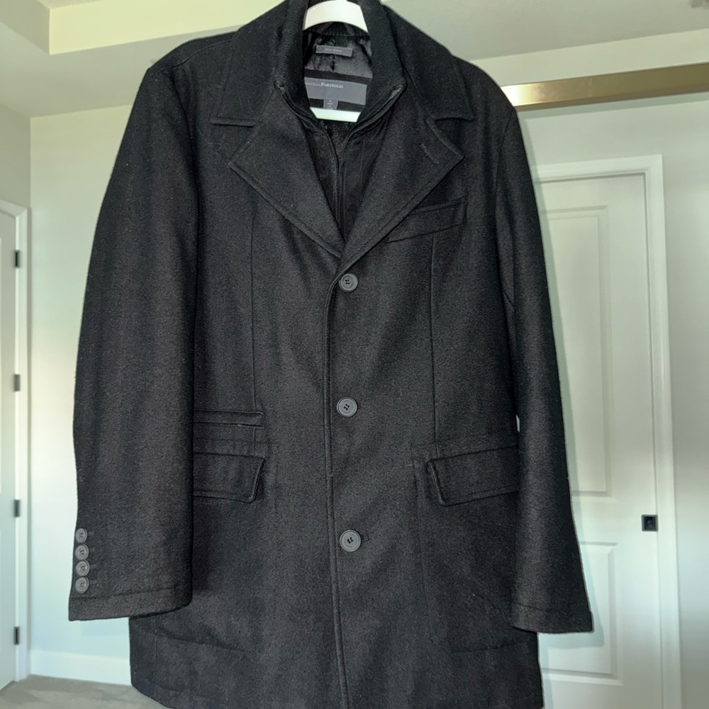 Men's Black Wool Blend Coat Perry Ellis Portfolio Size Medium. Very sharp look - Picture 3 of 4